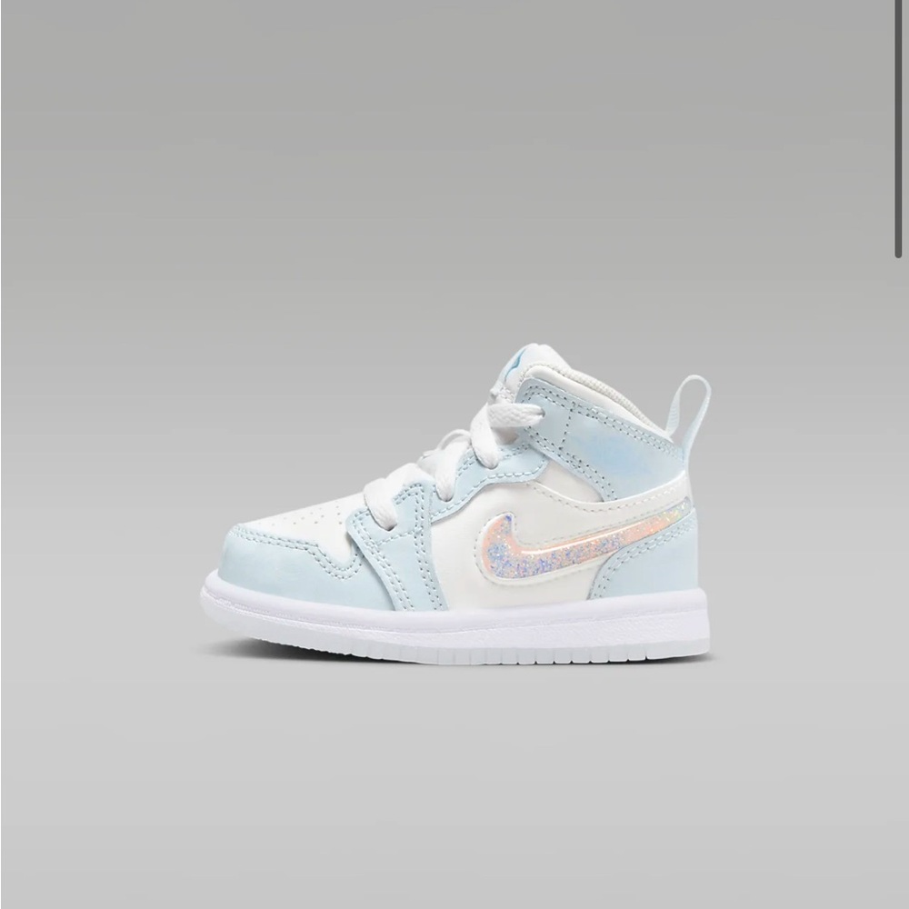 Jordan 1 Mid SE
Baby/Toddler Shoes- size 5C